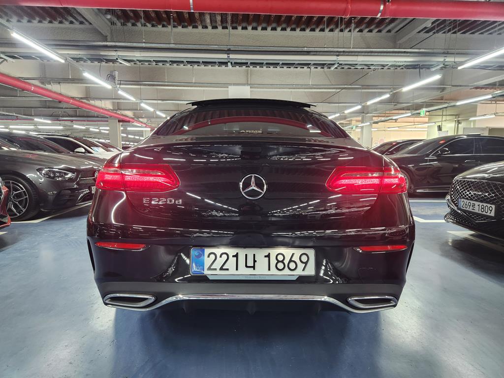 Mercedes Benz E class - Vista 4