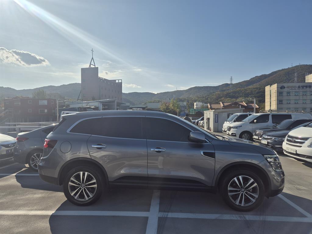 SAMSUNG QM6 - Vista 5