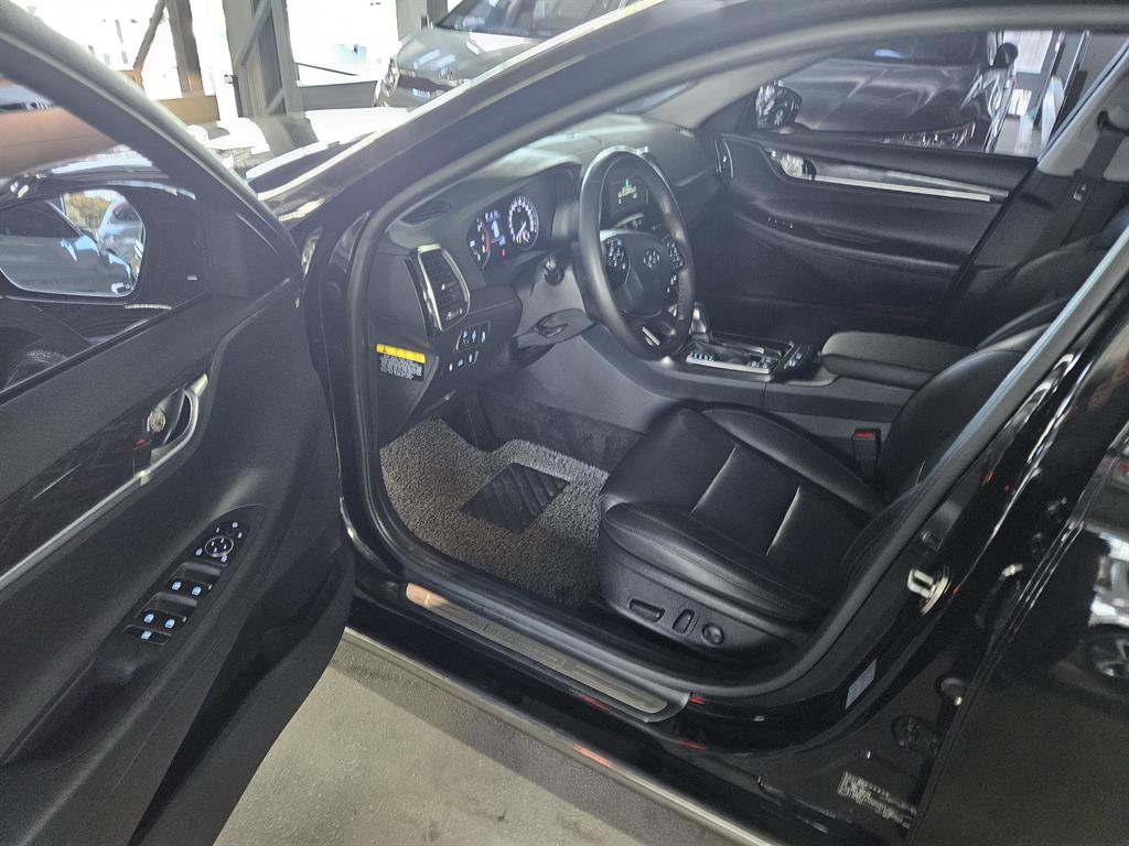 HYUNDAI Grandeur - Vista 11