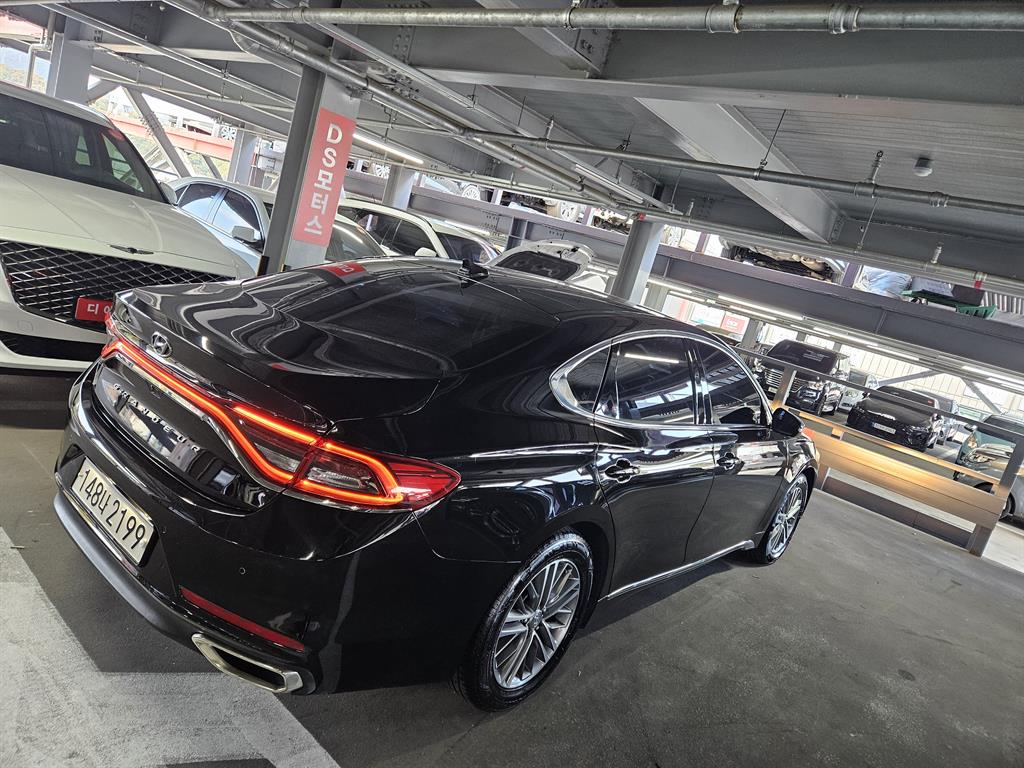 HYUNDAI Grandeur - Vista 4