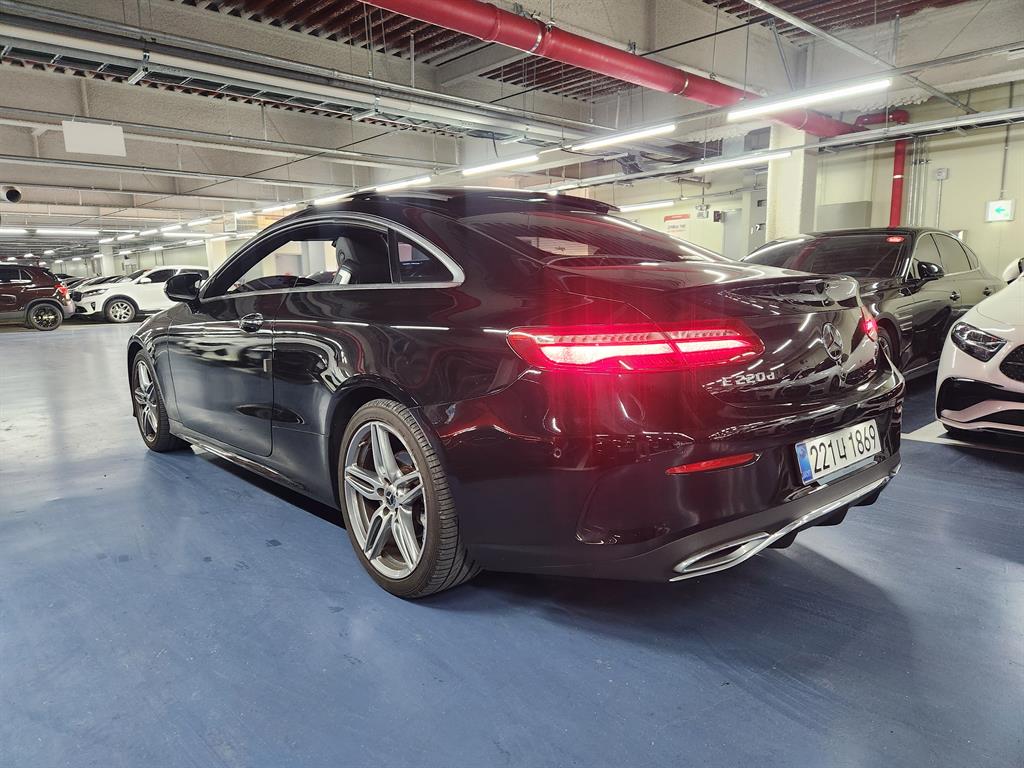 Mercedes Benz E class - Vista 5