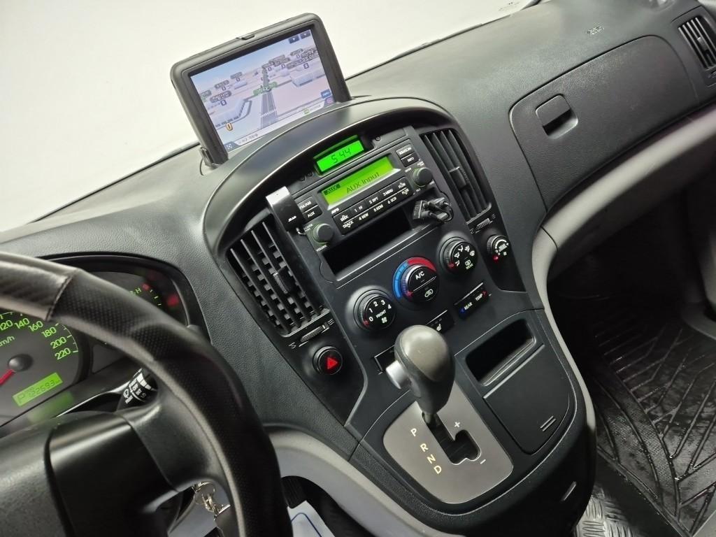 HYUNDAI Starex - Vista 8