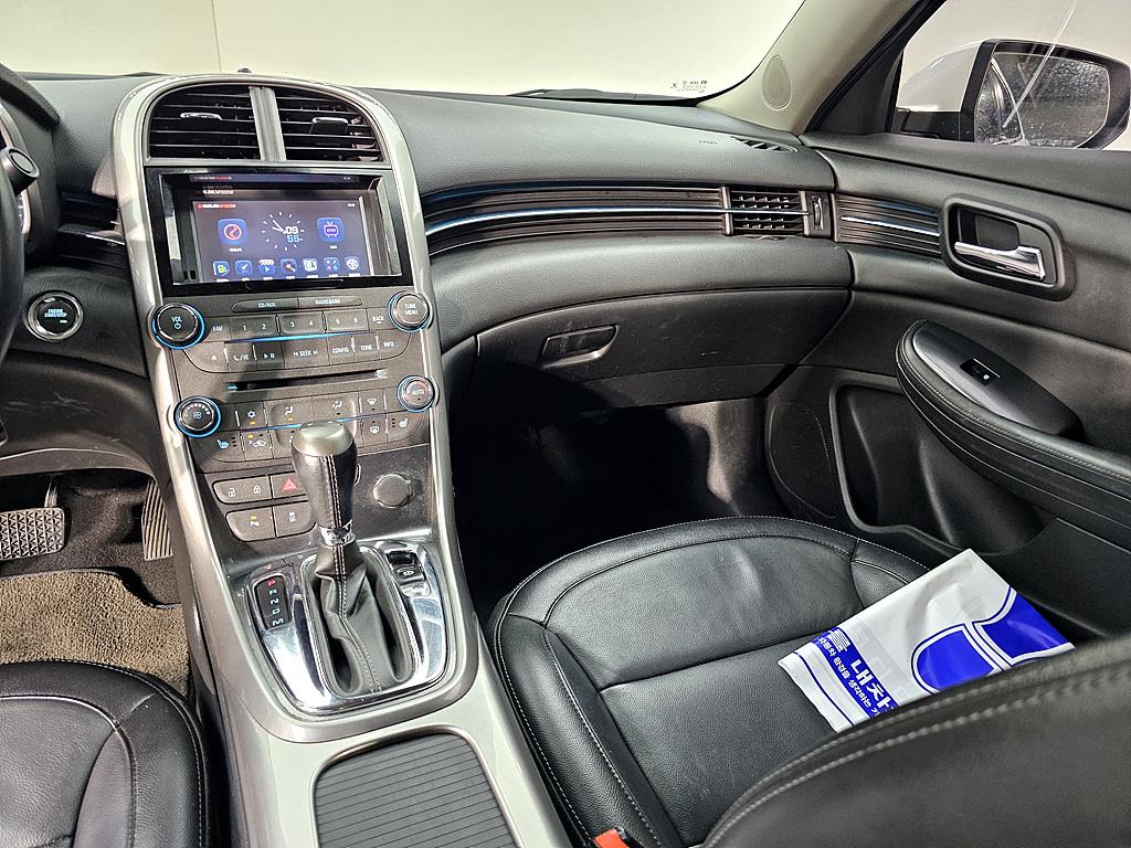 Chevrolet Malibu - Vista 10