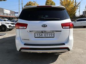 KIA Carnival - Vista 8