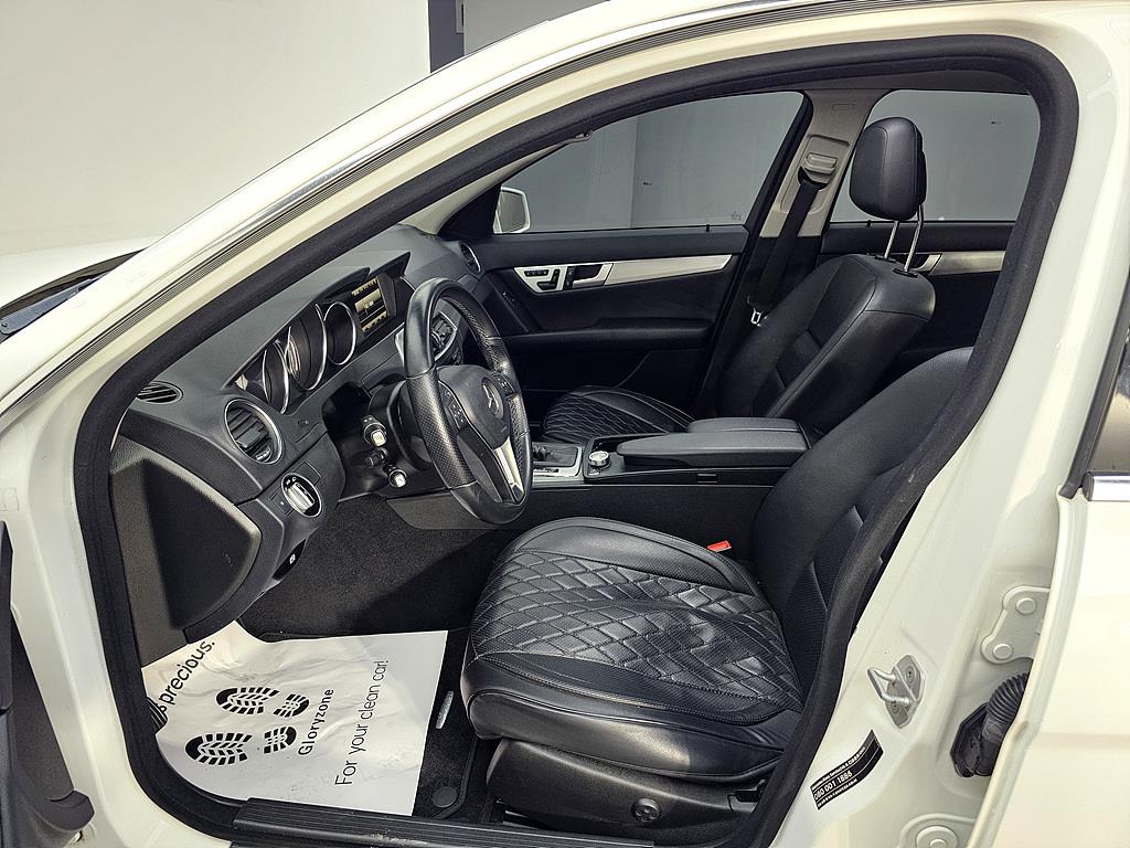 Mercedes Benz C Class - Vista 8