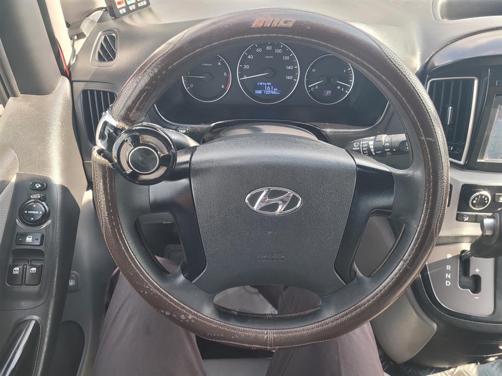 HYUNDAI Starex - Vista 11