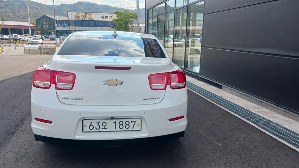 Chevrolet Malibu - Vista 4