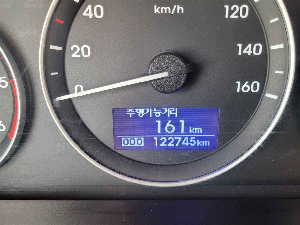 HYUNDAI Starex - Vista 8