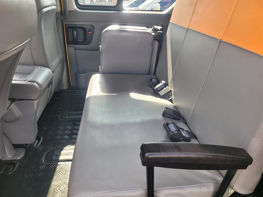 HYUNDAI Starex 2019 Amarillo - Importación desde Corea - HF Imports Iquique - Foto 17