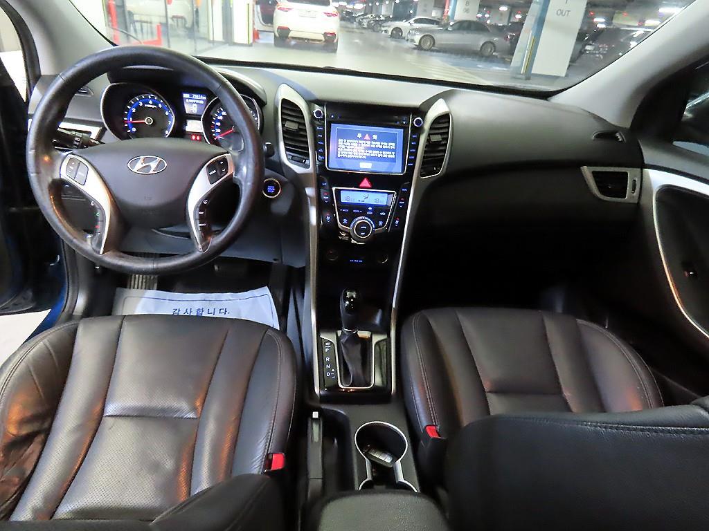 HYUNDAI i30 - Vista 10