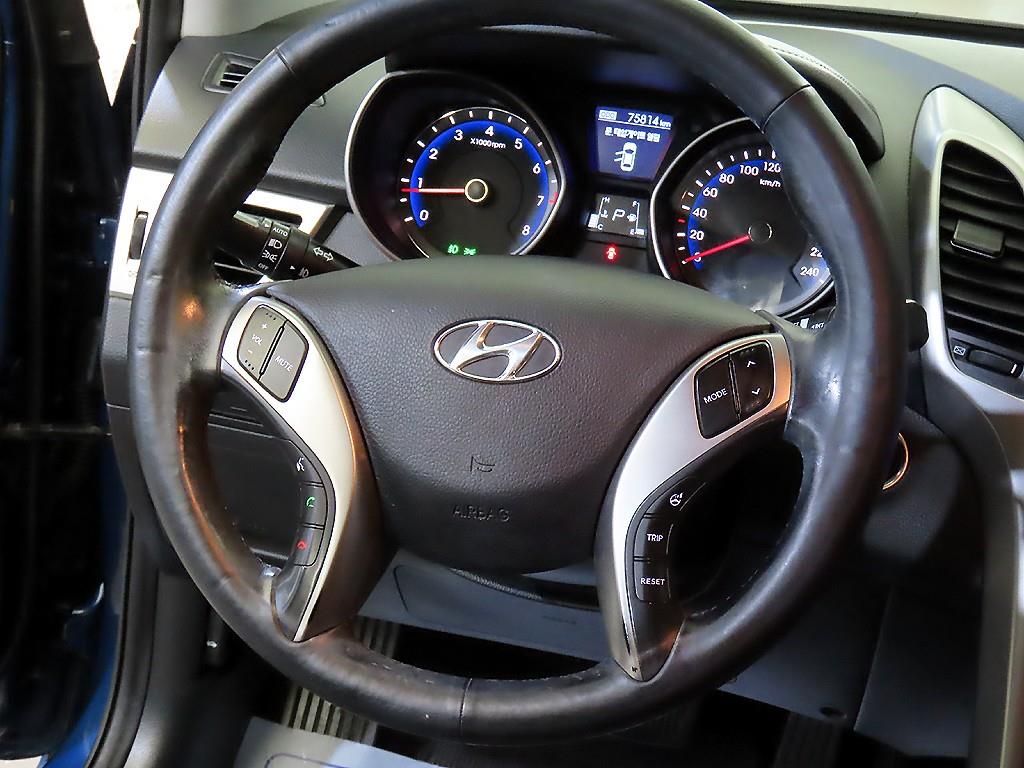 HYUNDAI i30 - Vista 8