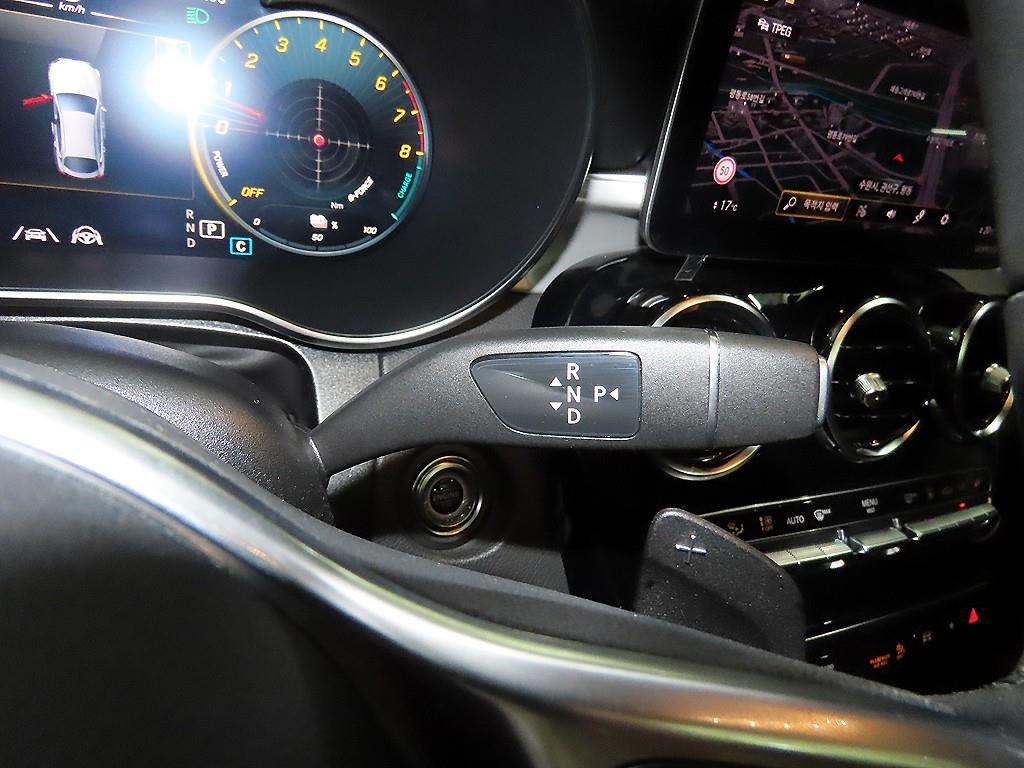 Mercedes Benz GLC Class - Vista 12