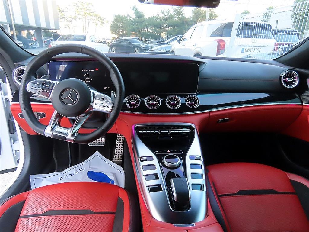 Mercedes Benz AMG GT - Vista 7