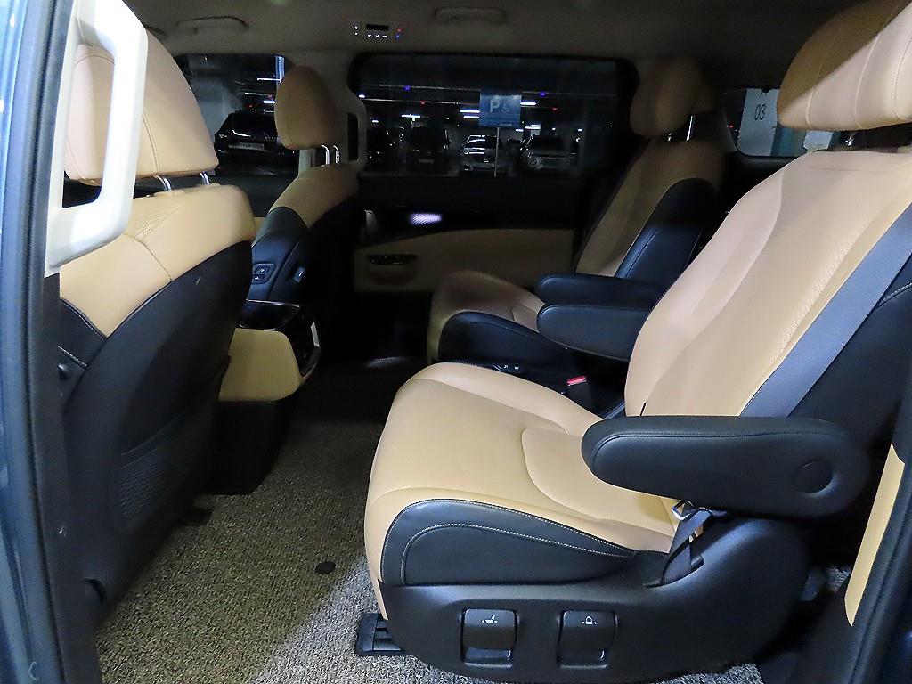 KIA Carnival - Vista 7