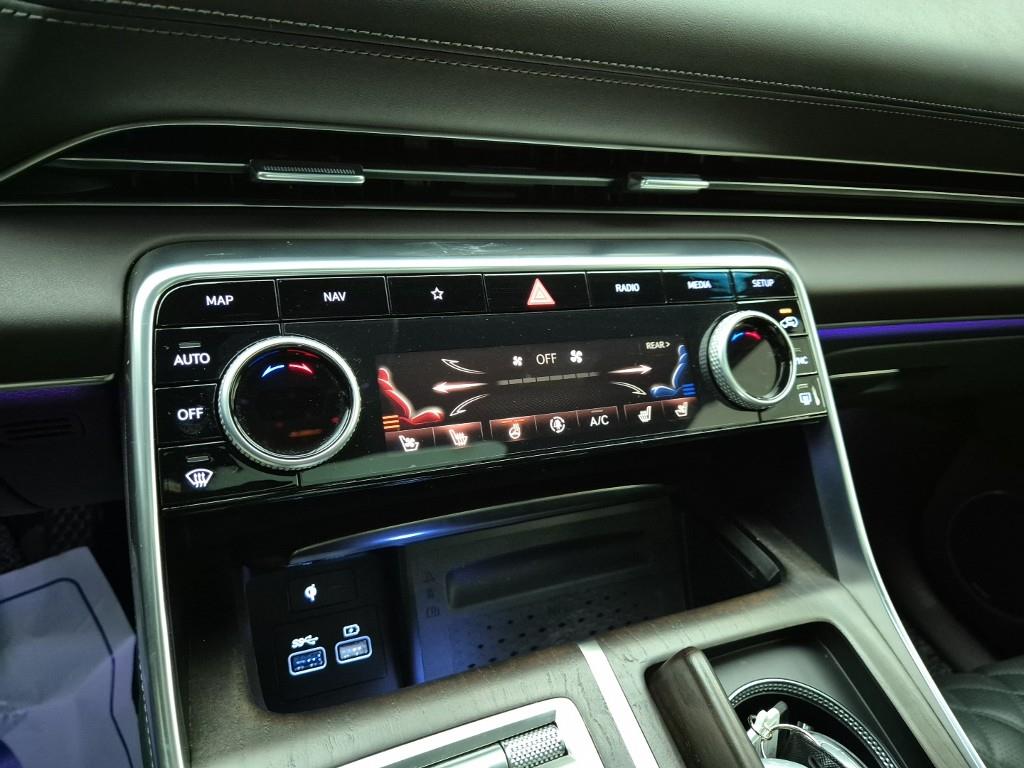 Genesis GV80 - Vista 10