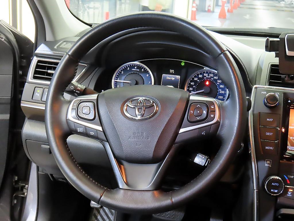 Toyota Camry - Vista 8