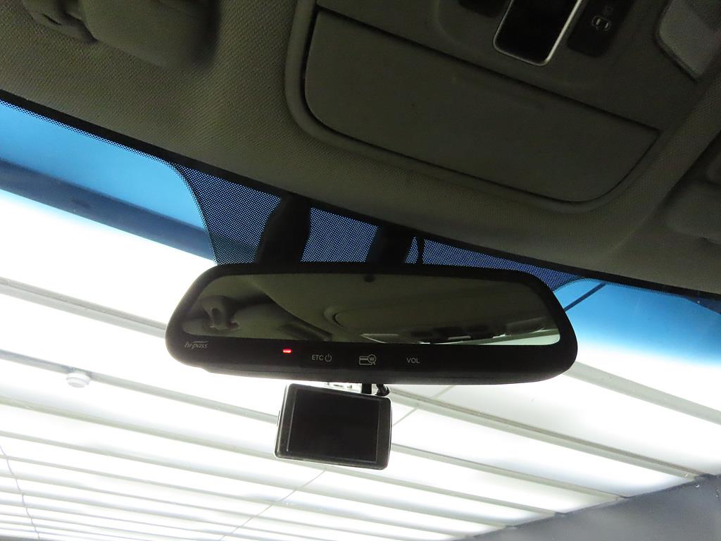 KIA Carnival - Vista 12