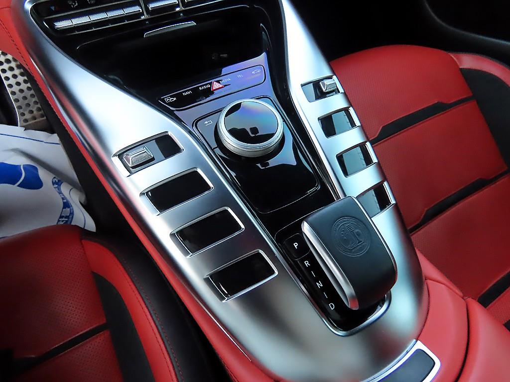 Mercedes Benz AMG GT - Vista 11