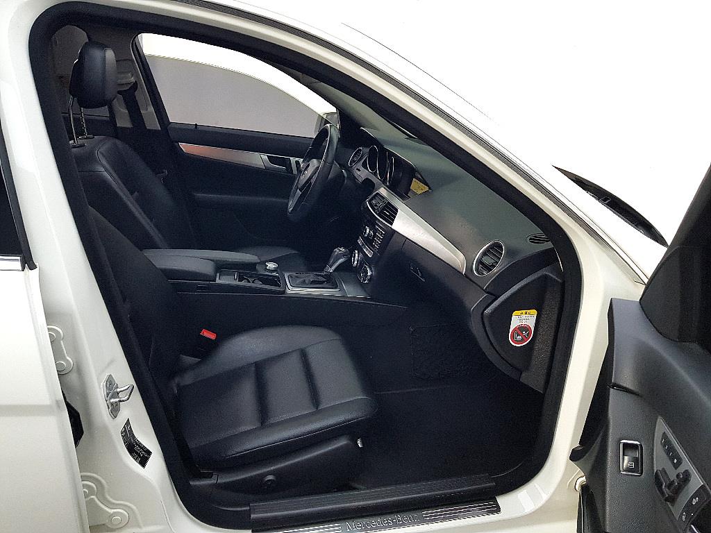 Mercedes Benz C Class - Vista 8