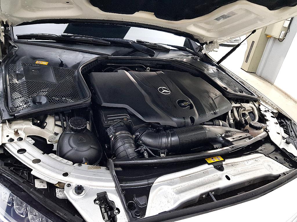 Mercedes Benz C Class - Vista 6