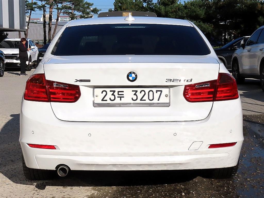 BMW 3 series - Vista 4