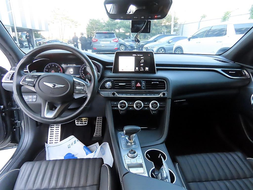 Genesis G70 - Vista 7