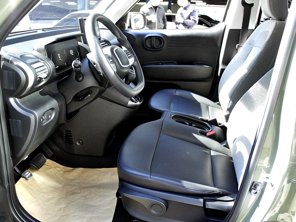 HYUNDAI Casper - Vista 8