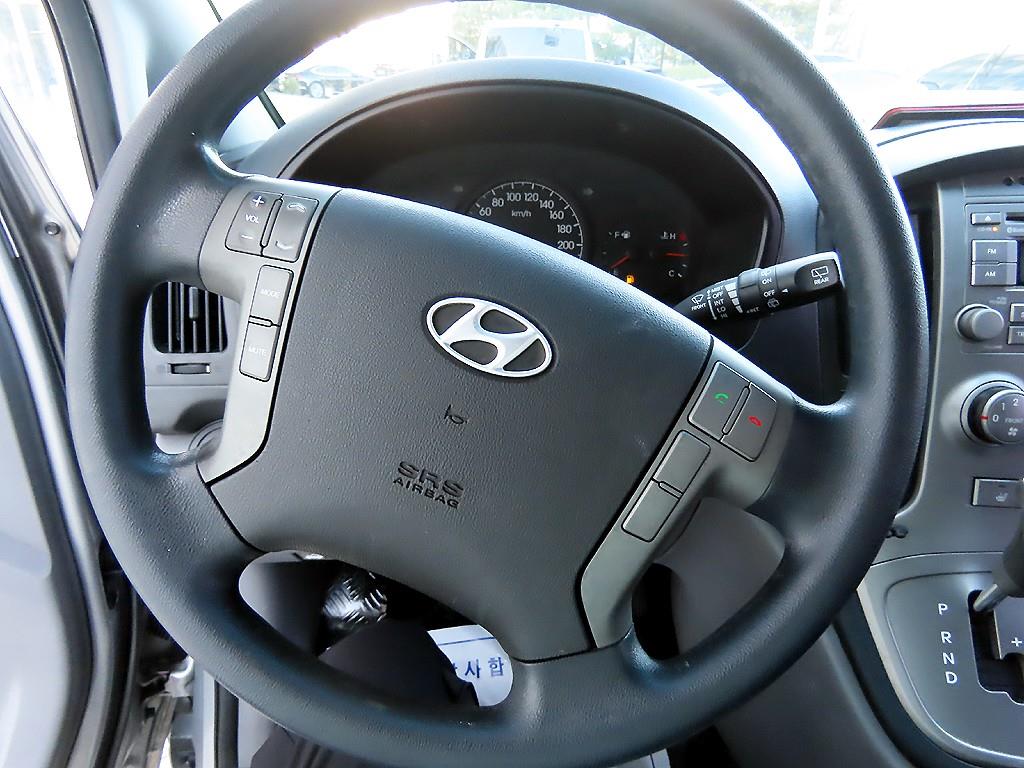 HYUNDAI Starex - Vista 8