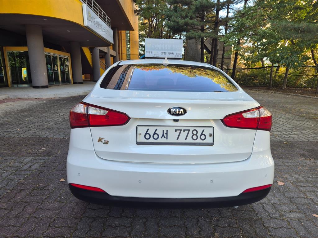 KIA K3 - Vista 6