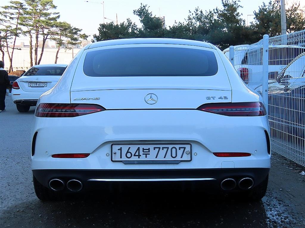 Mercedes Benz AMG GT - Vista 4