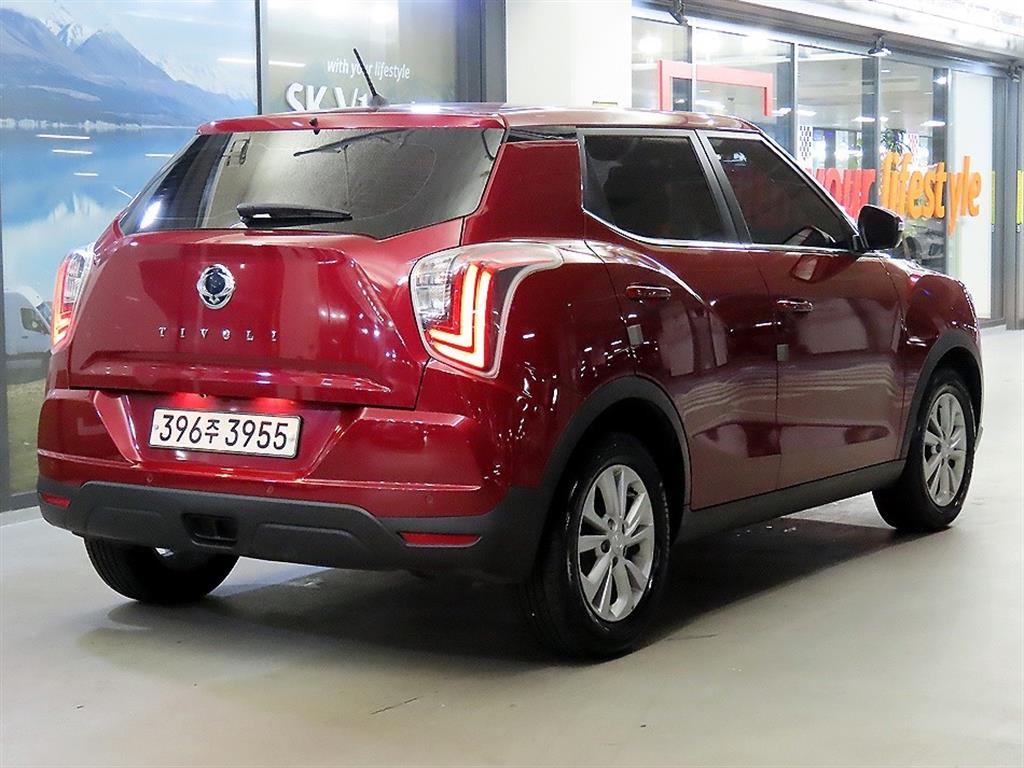 Ssangyong Tivoli - Vista 4