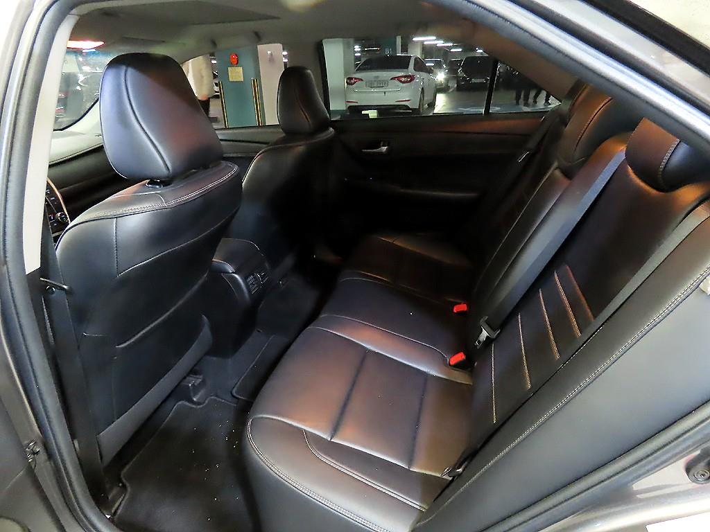 Toyota Camry - Vista 7