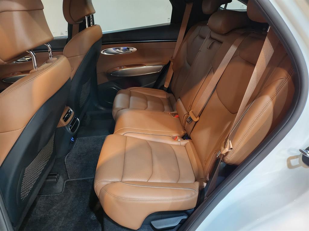 Genesis GV70 - Vista 6