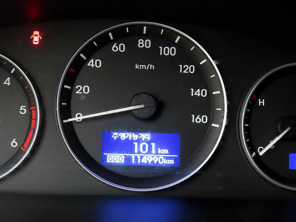 HYUNDAI Starex - Vista 8