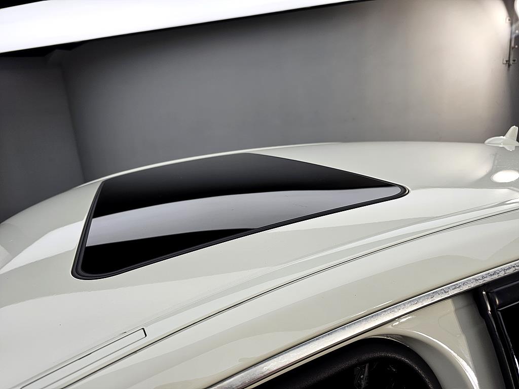 Mercedes Benz E class - Vista 12