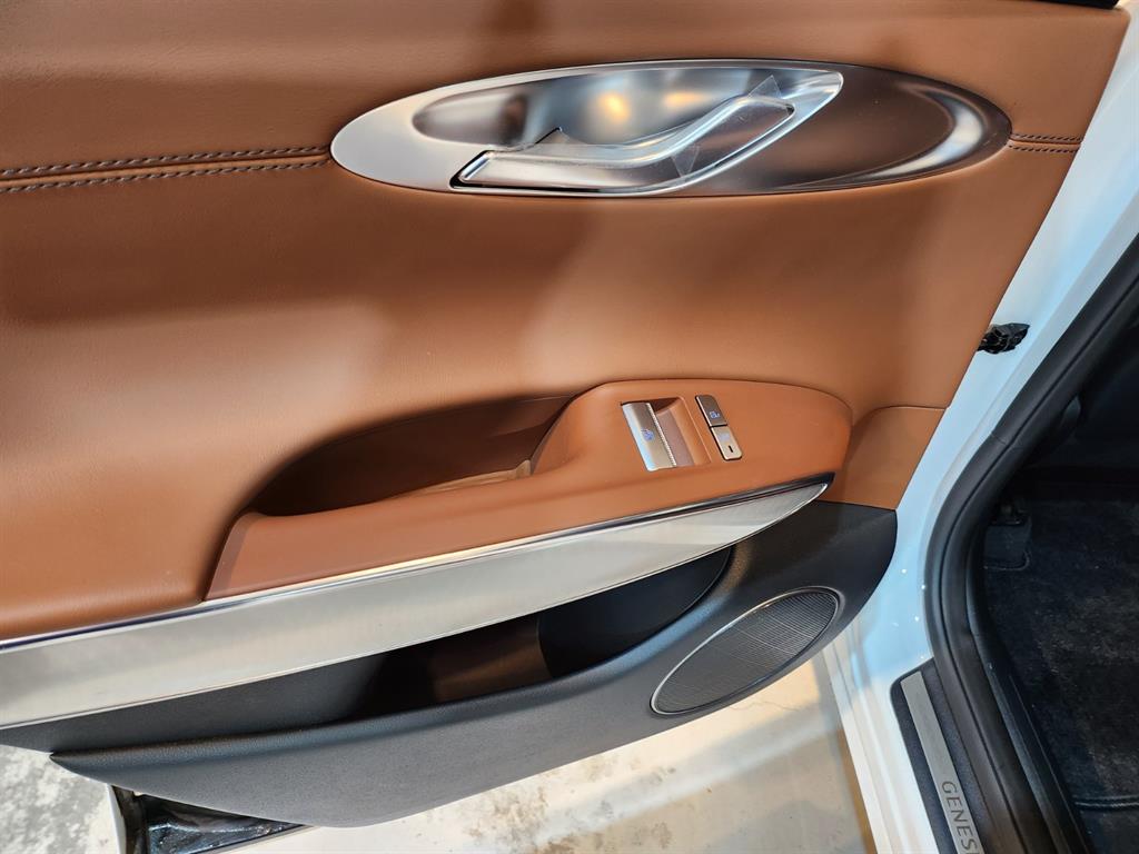 Genesis GV70 - Vista 7