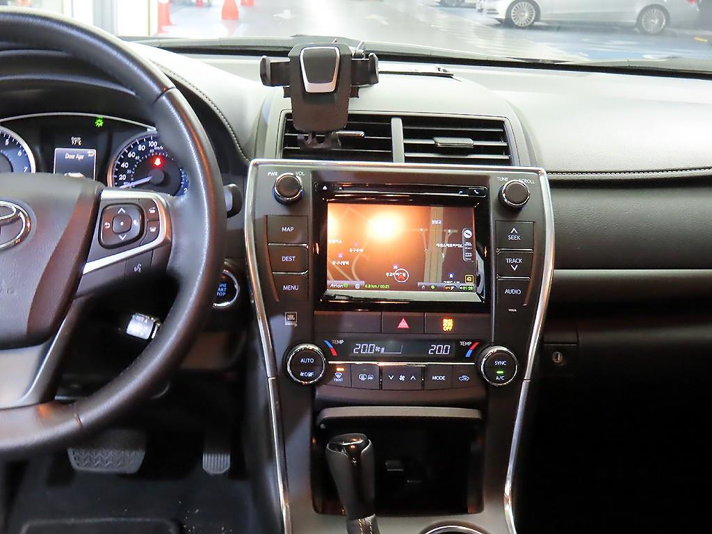 Toyota Camry - Vista 11