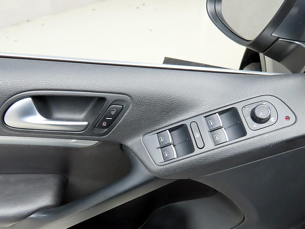 Volkswagen Tiguan - Vista 11