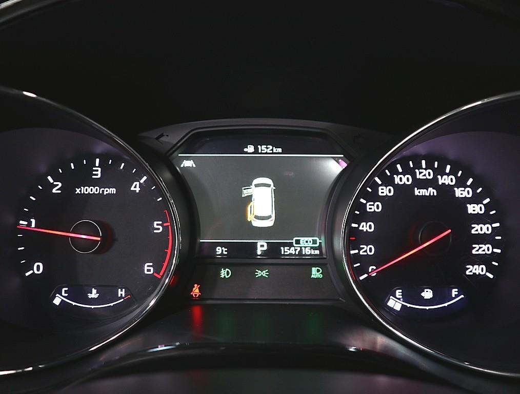 KIA Carnival - Vista 5