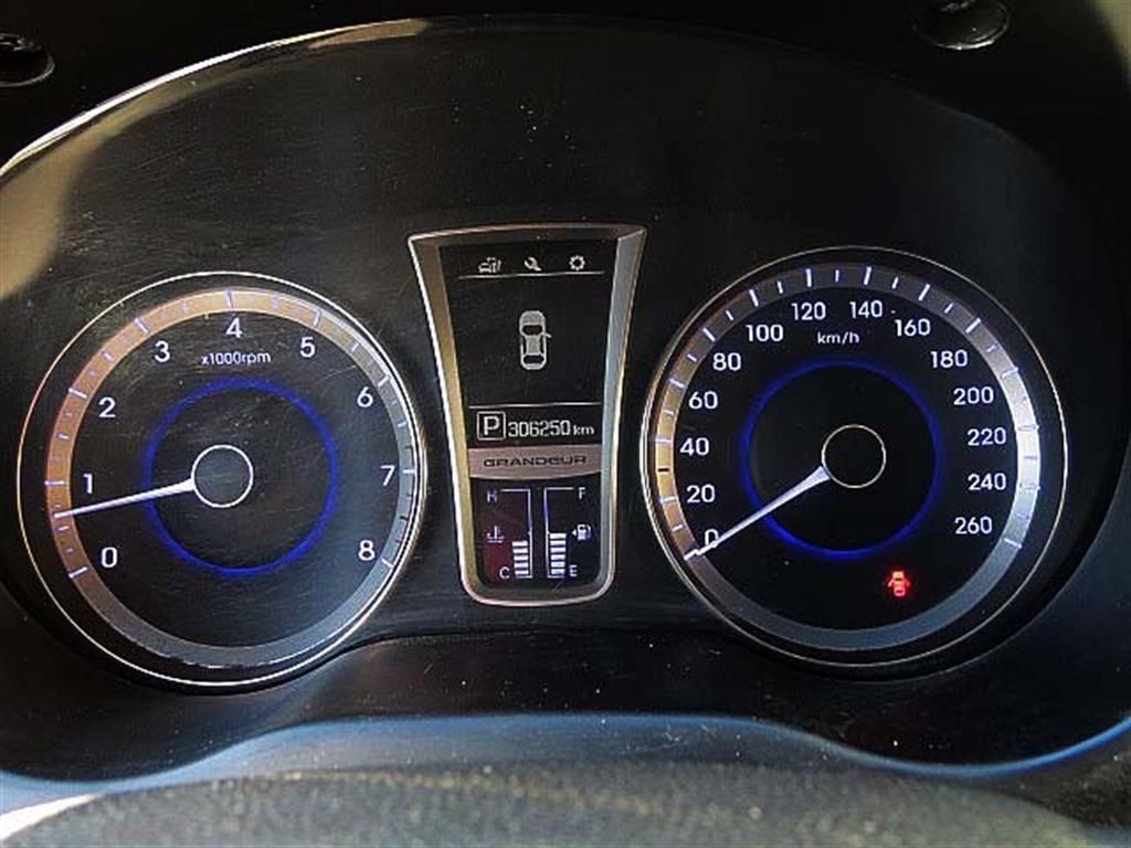 HYUNDAI Grandeur 2015 the color of pearl - Importación desde Corea - HF Imports Iquique - Foto 10