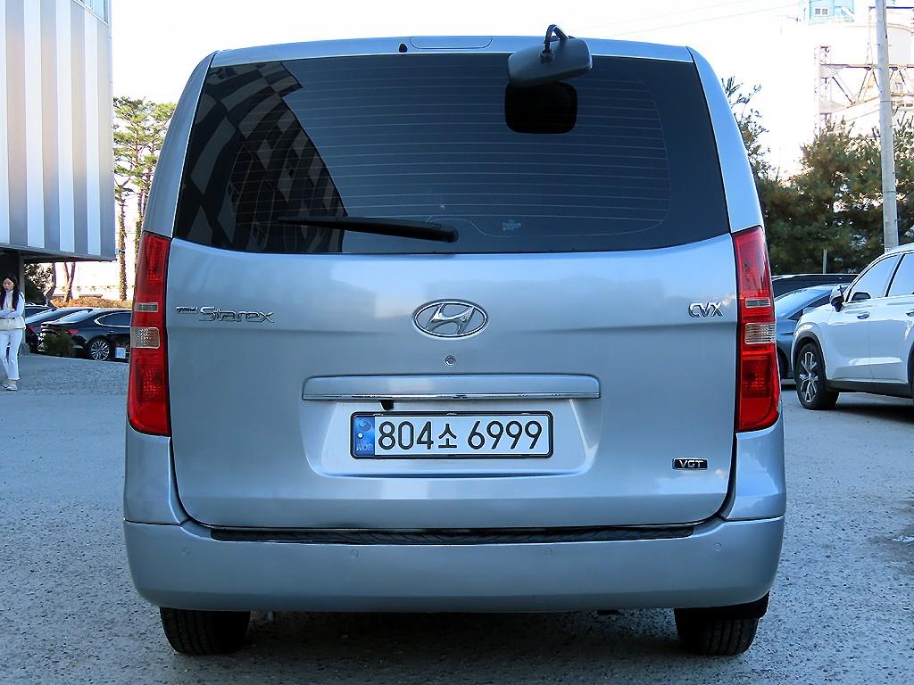 HYUNDAI Starex - Vista 4