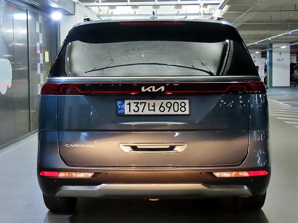 KIA Carnival - Vista 5