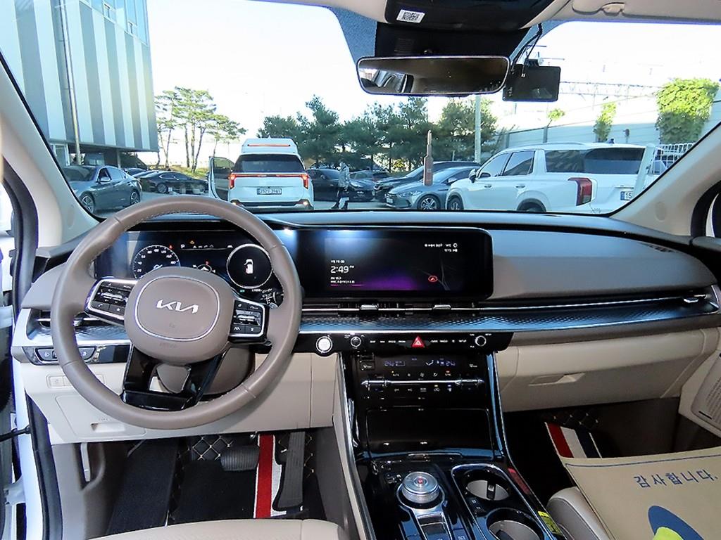 KIA Carnival - Vista 8