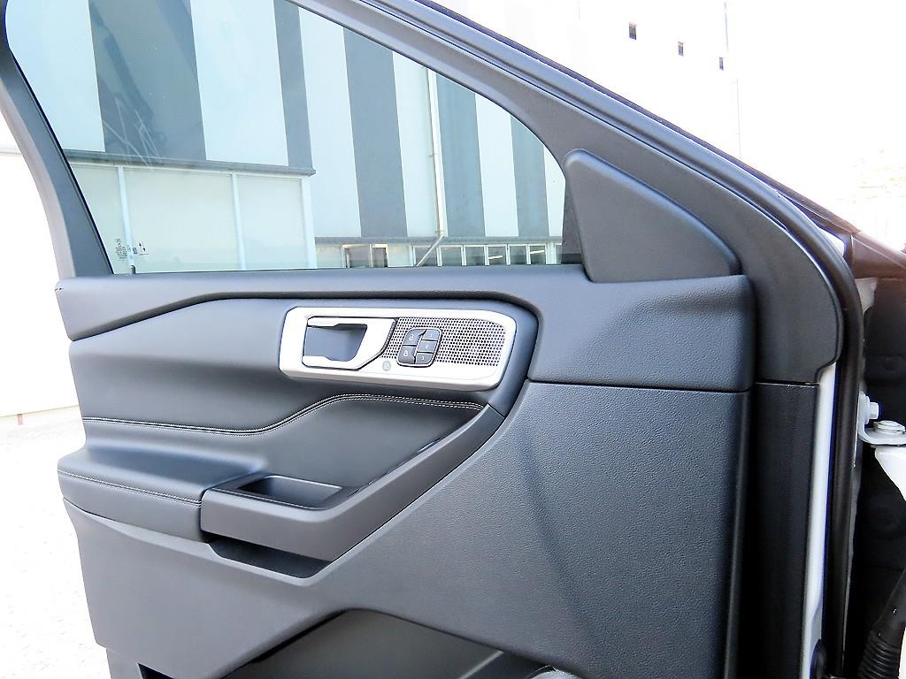 Ford Explorer - Vista 11