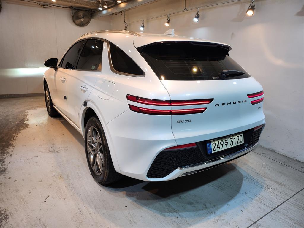 Genesis GV70 - Vista 4