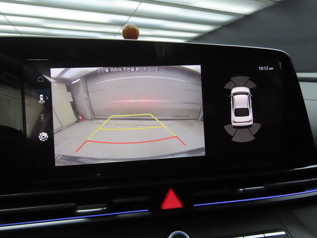 HYUNDAI Avante - Vista 10