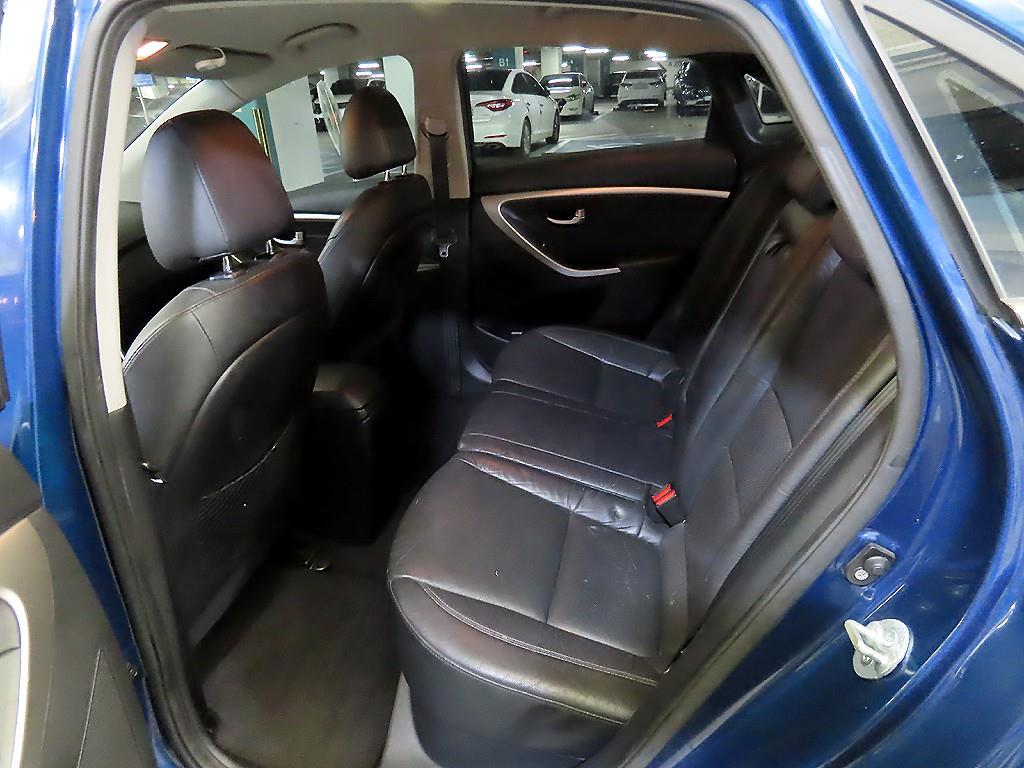 HYUNDAI i30 - Vista 7