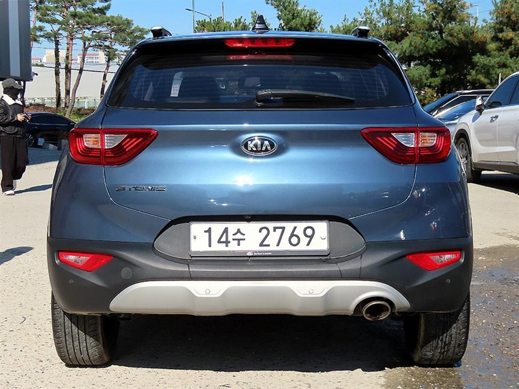 KIA Stonic - Vista 4