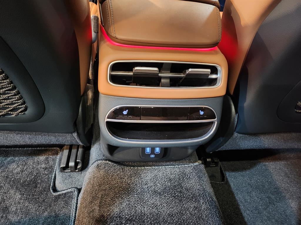 Genesis GV70 - Vista 11