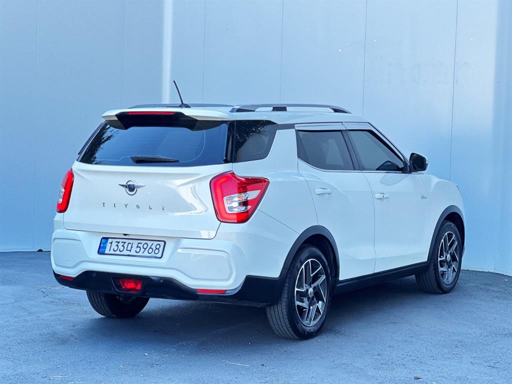 Ssangyong Tivoli - Vista 4